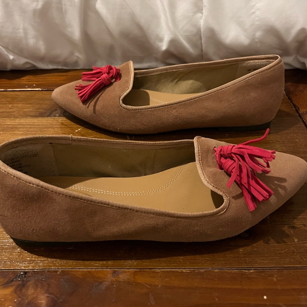 Hush Puppies Bounce Sadie Suede Tan Tassel Loafers